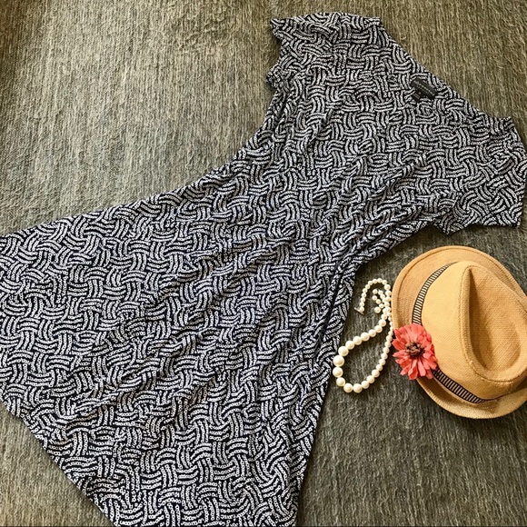 connected apparel Dresses & Skirts - Connected Apparel Black/ White Dress size 10 💗